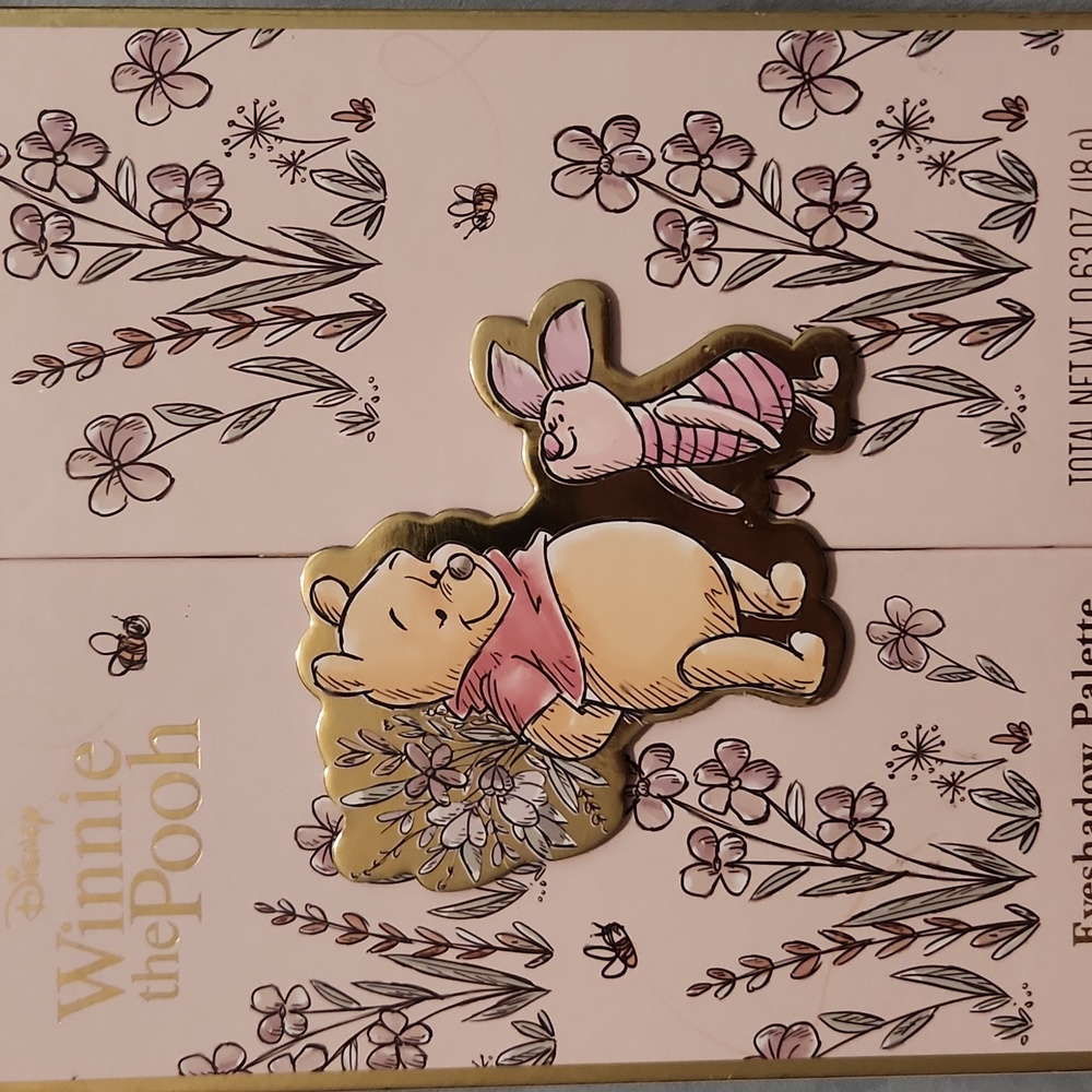 Disney Winnie the Pooh 12 color Eyeshadow Palette